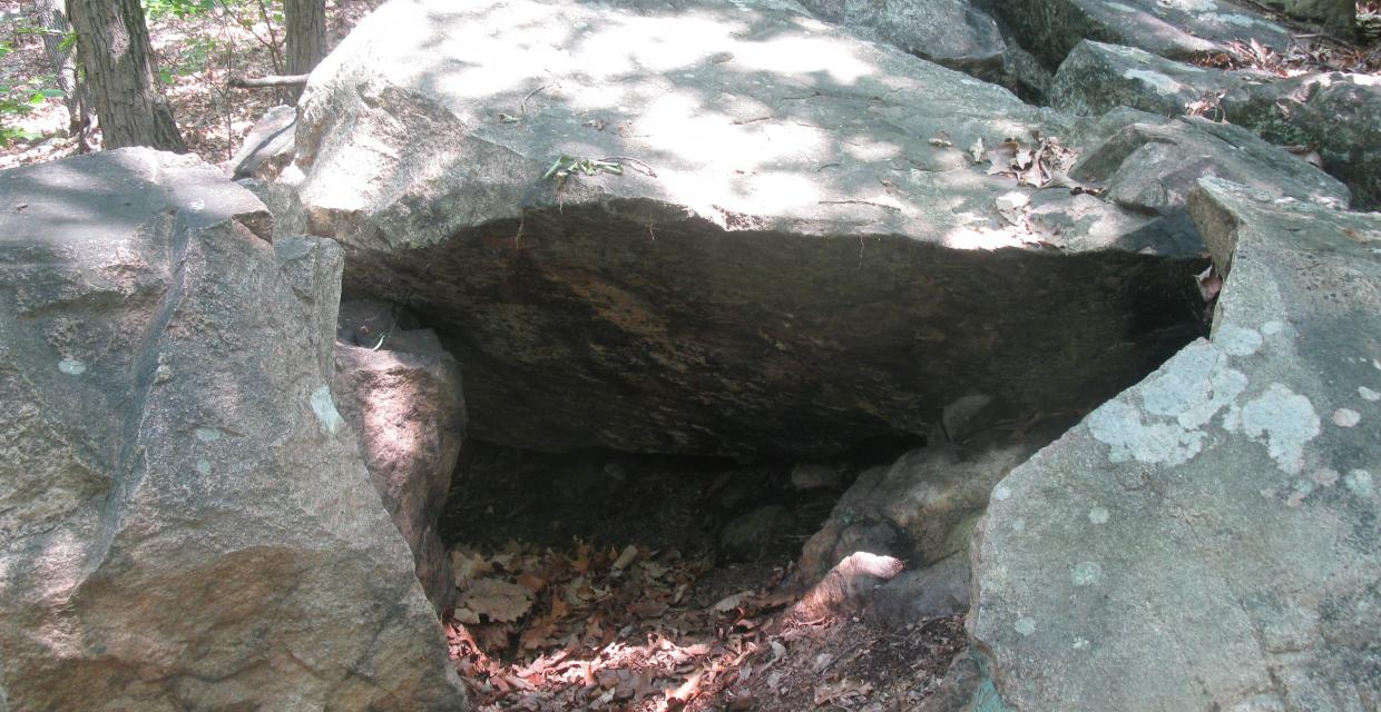 "Natural fireplace" along the trail - Photo by Daniel Chazin