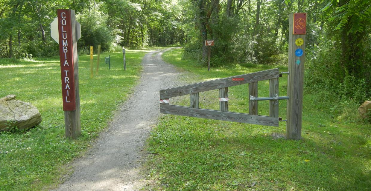 Along the Columbia Trail - Photo credit: Eduardo Gil