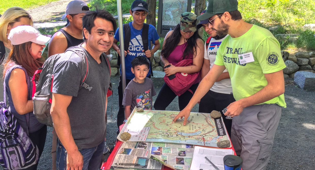 Bear Mountain Stewards at work. Photo by Suzanna Marshall.