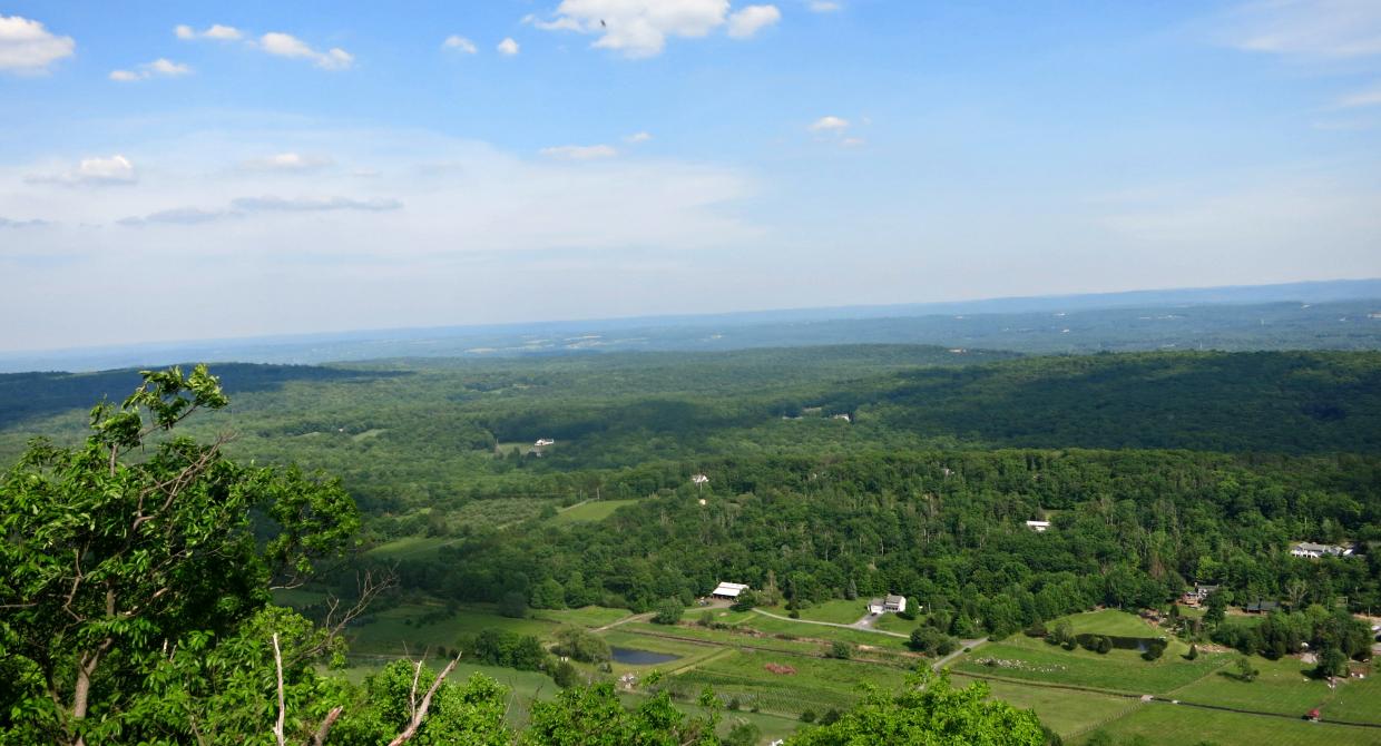 Delaware Water Gap-east-facing view from intersection of the Rattlesnake Swamp Trail with the AT-2-By DChazin