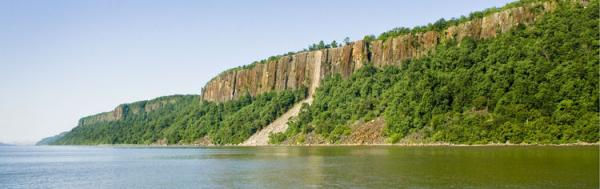 New Jersey Palisades cliffs. Photo by Anthony Taranta, courtesy PIPC Archives