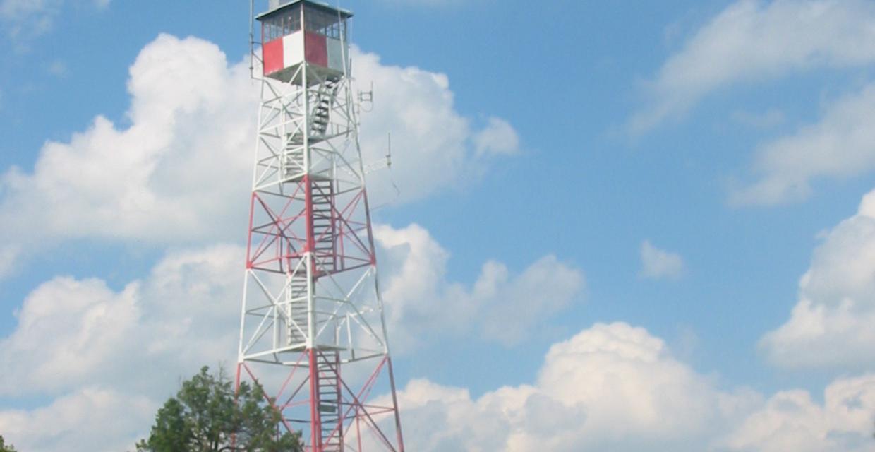 Bearfort Fire Tower - Photo by Daniel Chazin